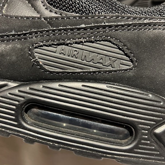 All Black Sneaker Athletic Shoes Men’s Size 9 - Picture 10 of 15